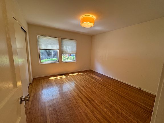 4th image of 210 William Ave