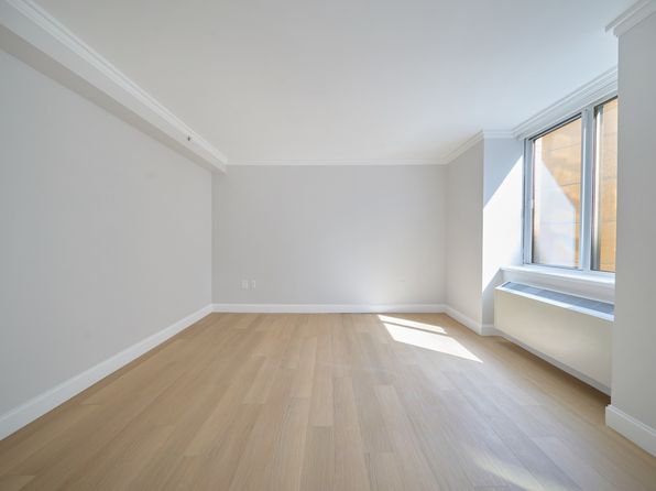 160 Riverside Blvd APT 5T