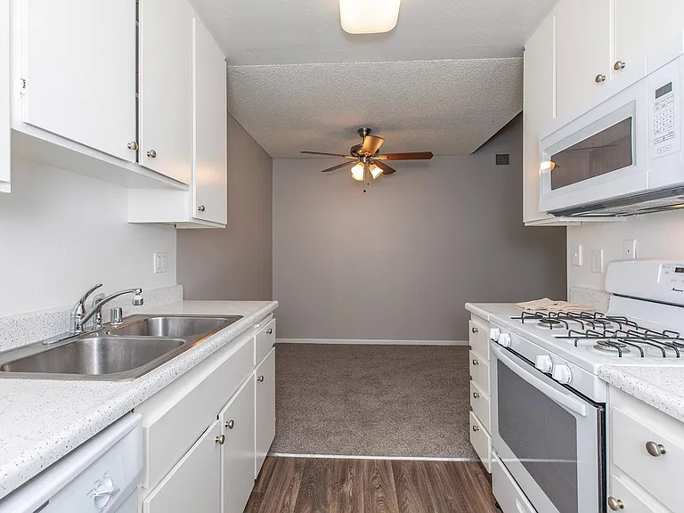 Peartree Apartments — Photo 30