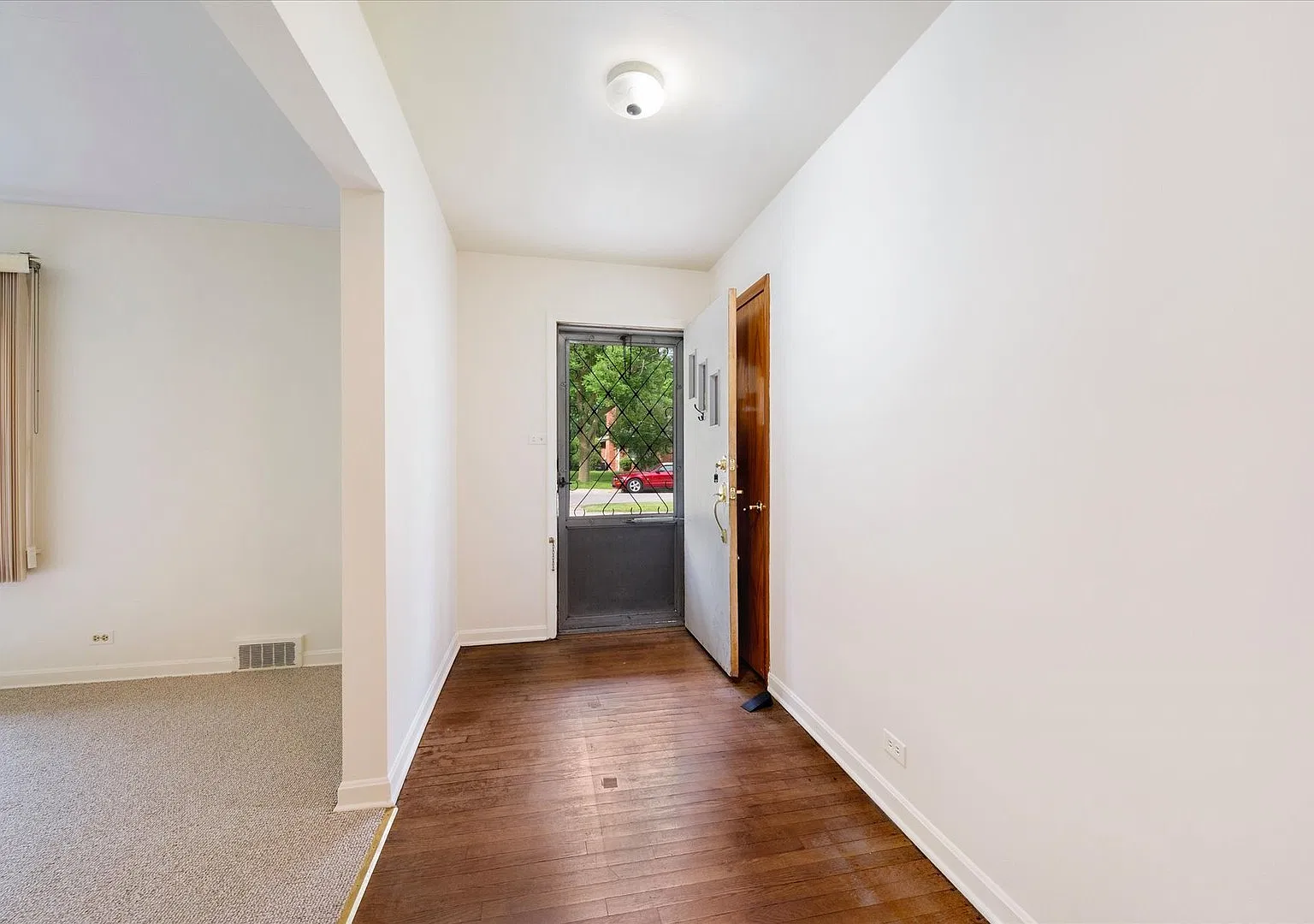 3 bed, 1702 sqft, $3,500 — Photo 3
