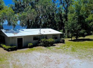 541 W River Rd, Palatka, FL 32177