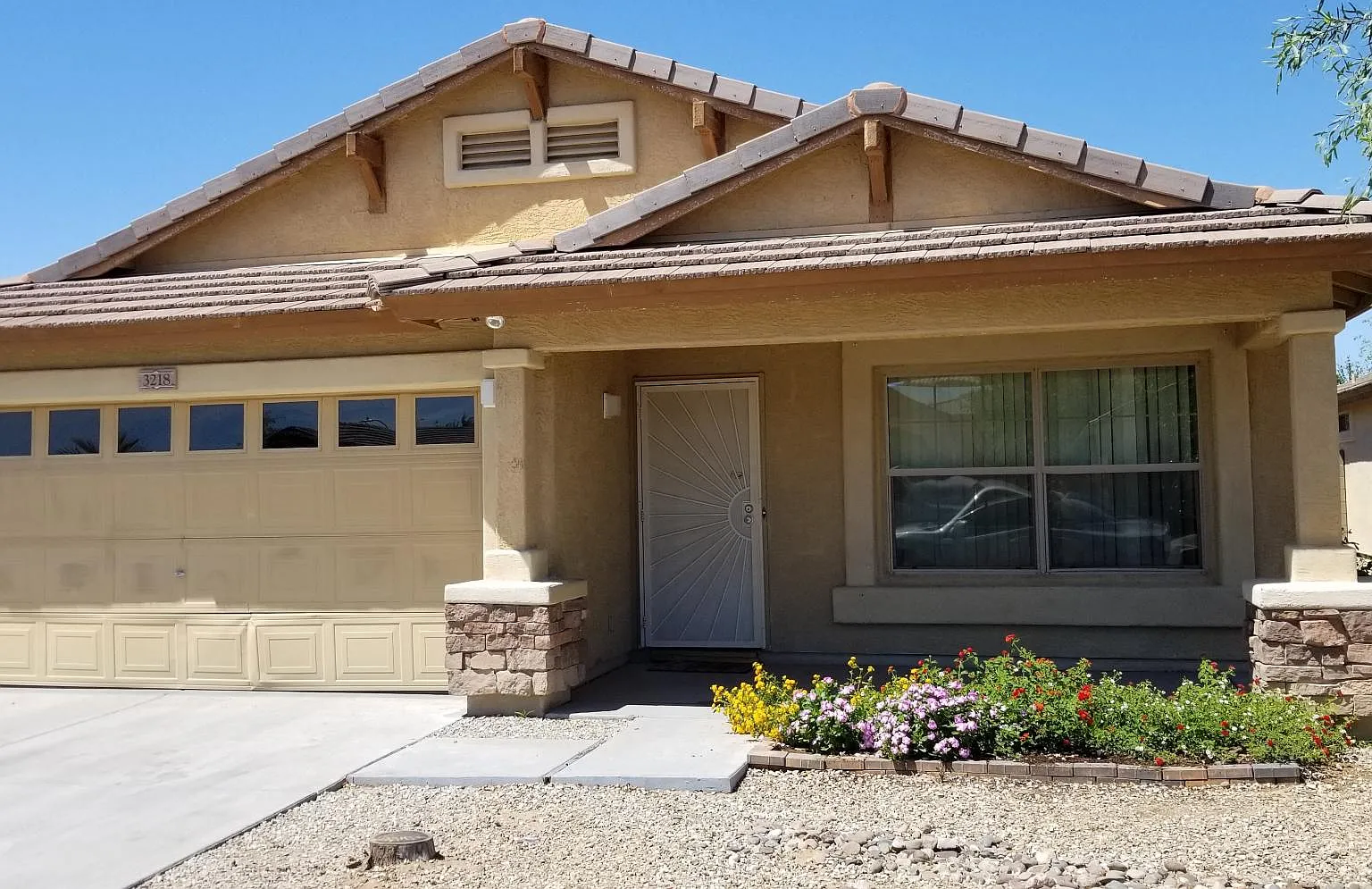 3 bed, 1759 sqft, $2,230 — Photo 1