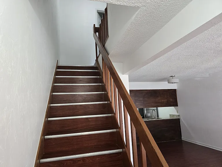 2218 Timberwood Cir N — Photo 17