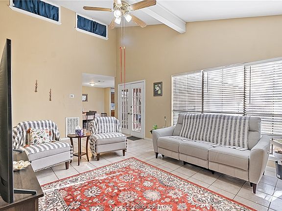 5th image of 820 Camellia Ct