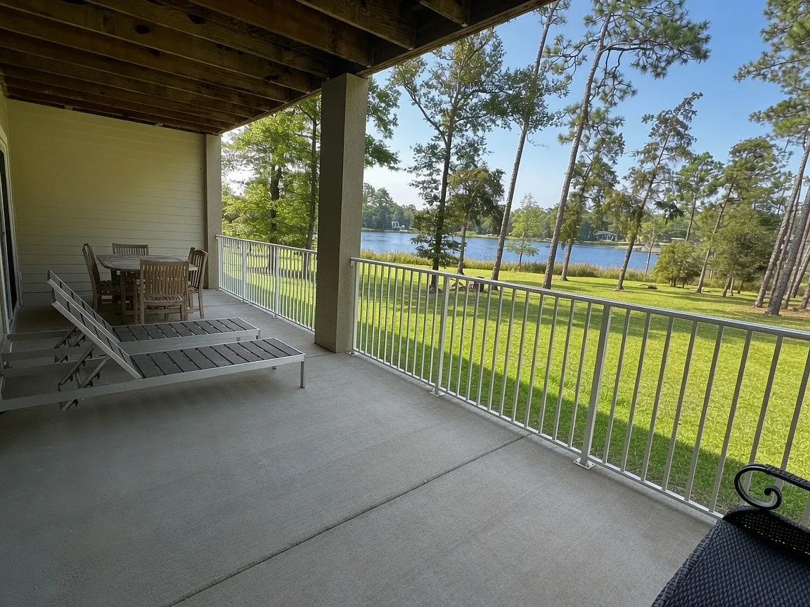 2 bed, 1296 sqft, $2,399 — Photo 2
