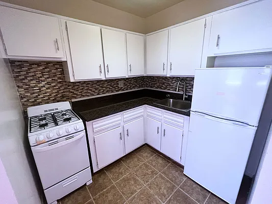 Rented by Prince Real Estate Associates LLC | media 13