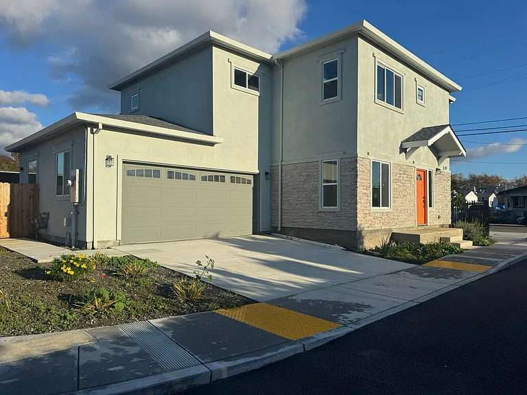 22390 Salwan Pl — Photo 36