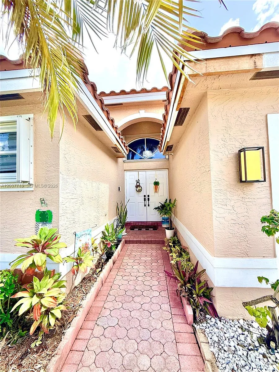 Building Photo - 3221 SW 173rd Ter