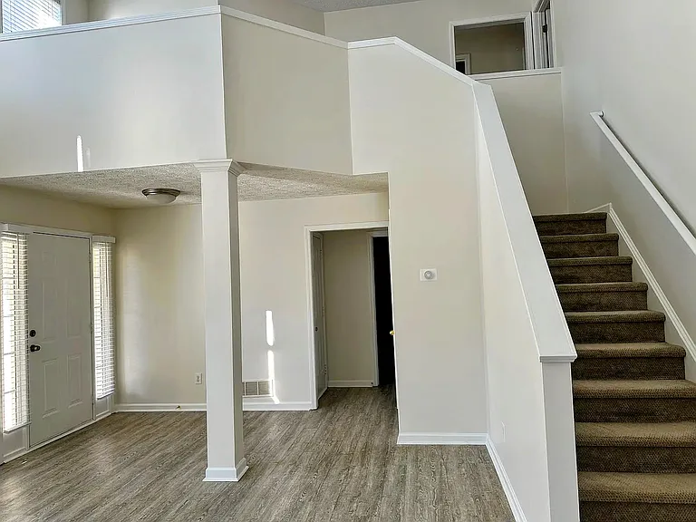 1383 Westward Dr SW — Photo 2