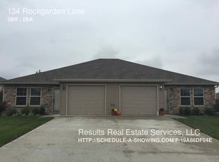 134 SE Rock Garden Ln, Lees Summit, MO 64064