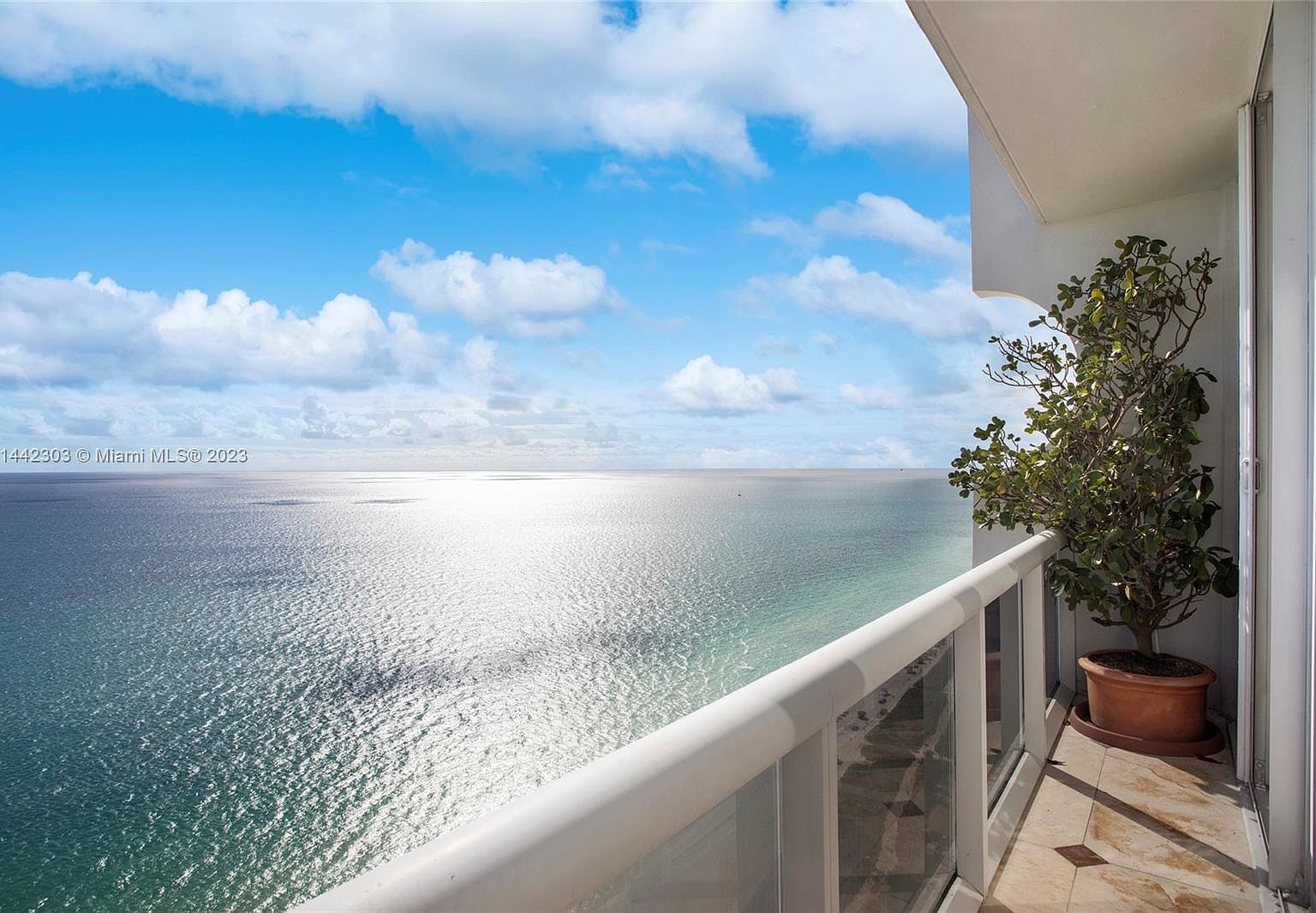 A closer look at Penthouse Views From Off-Grid Apartment Rentals