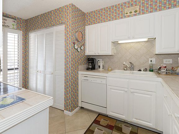3rd image of 114 Mainsail Dr Unit 275