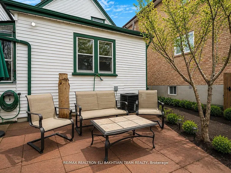 43 King Edward Ave — Photo 31