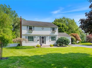 89 Deville Dr, Rochester, NY 14612