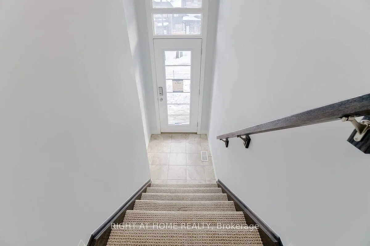 4 bed, $2,600 — Photo 4
