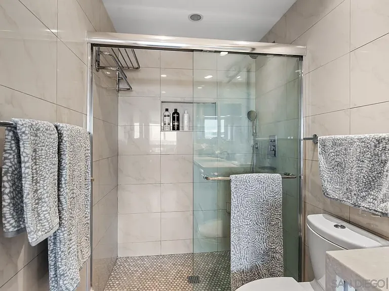 1810 Avenida Del Mundo #1606 — Photo 31