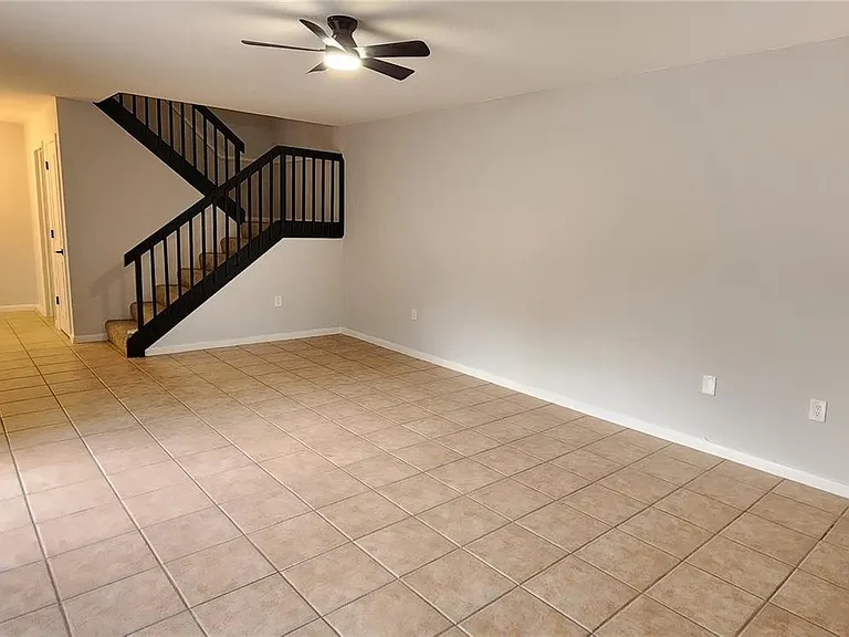 2702 5th Ct — Photo 3