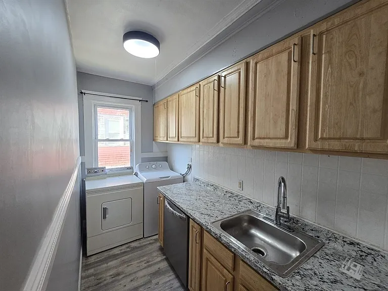 3 N Woodford St #2 — Photo 18