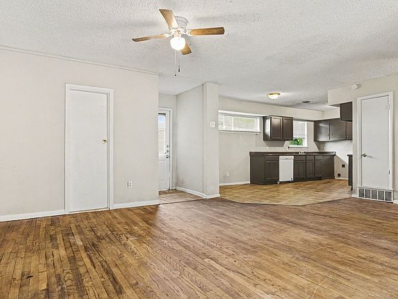 5th image of 2333 Lockhart Ave