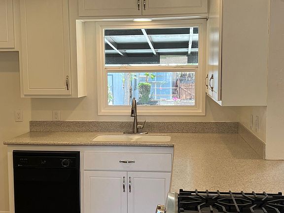 4th image of 175 W Millan St W