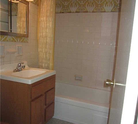 3rd image of 8615 Broadway APT 8A