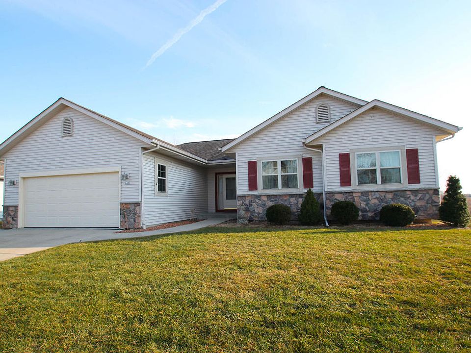 1st image of 843 Dakota Dr