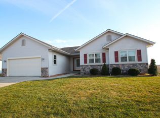 843 Dakota Dr, Hartford, WI 53027