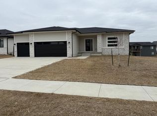 65 NW Hidden Knl, Waukee, IA 50263