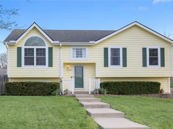 13810 Hunter Dr, Platte City, MO 64079