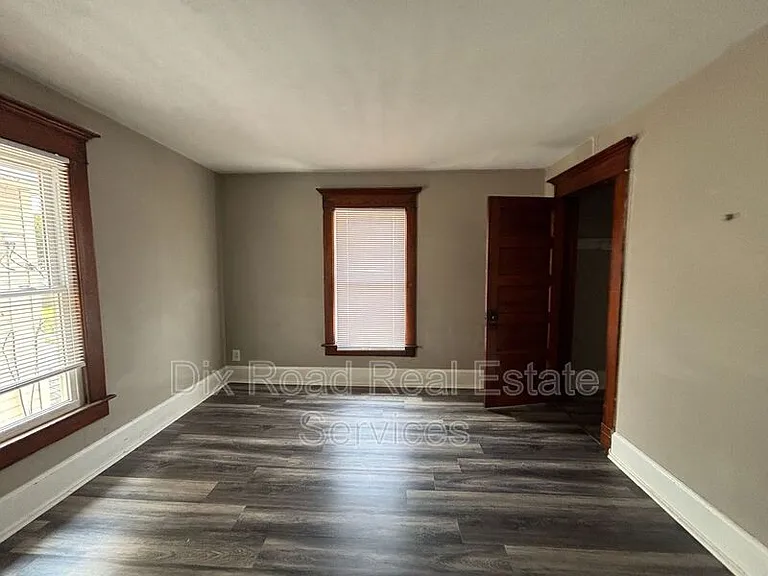 309 Moore St — Photo 17