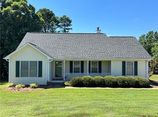 104 Mikenah Ct, Easley, SC 29640