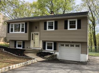 125 Marne Rd, Hopatcong, NJ 07843