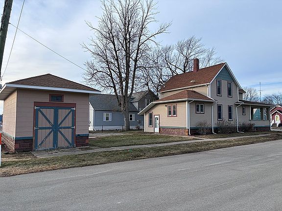 3rd image of 138 E Main St