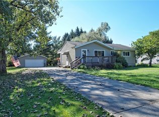 560 Oakview Dr, Macedonia, OH 44056