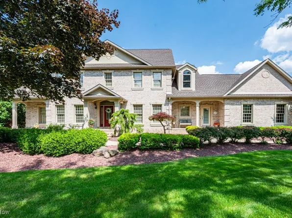 3915 Albany Ct, Canfield, OH 44406