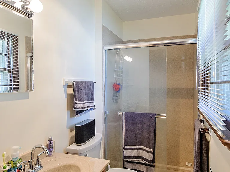 1410 W 21st St — Photo 17