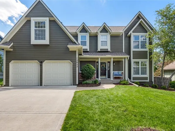 12822 Lucille St, Overland Park, KS 66213