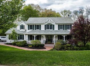 17 Pickerel Rd, Monroe, NY 10950