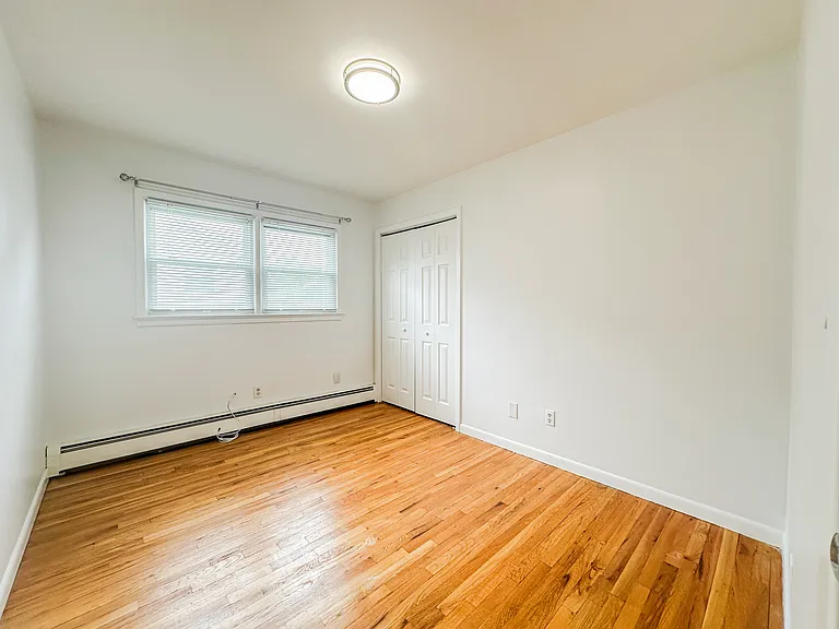 217 Rockland Ave — Photo 15