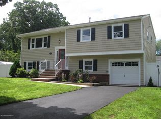 349 Hilltop Rd, Toms River, NJ 08753