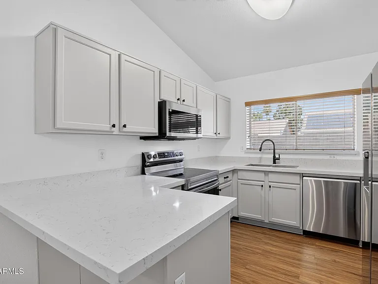 1308 E Princeton Ave — Photo 8