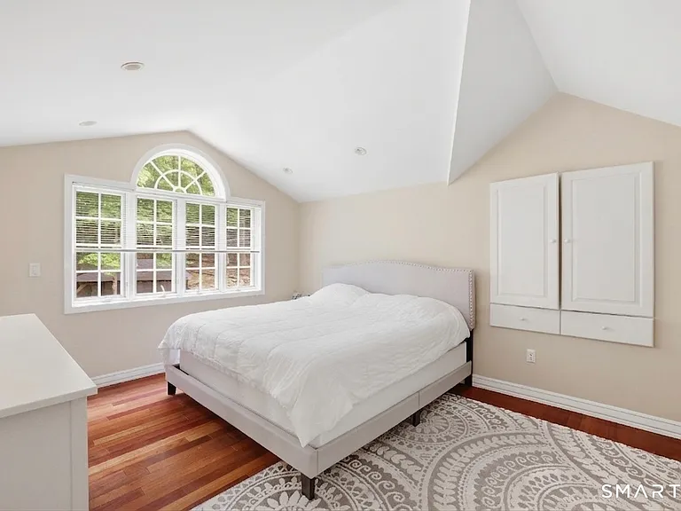 18 W Haviland Ln #B — Photo 10