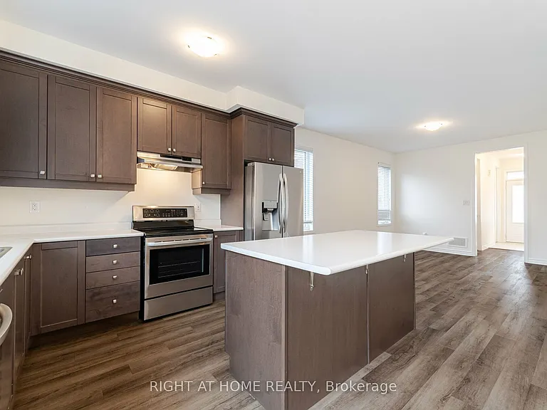 908 Sumac Cres — Photo 14