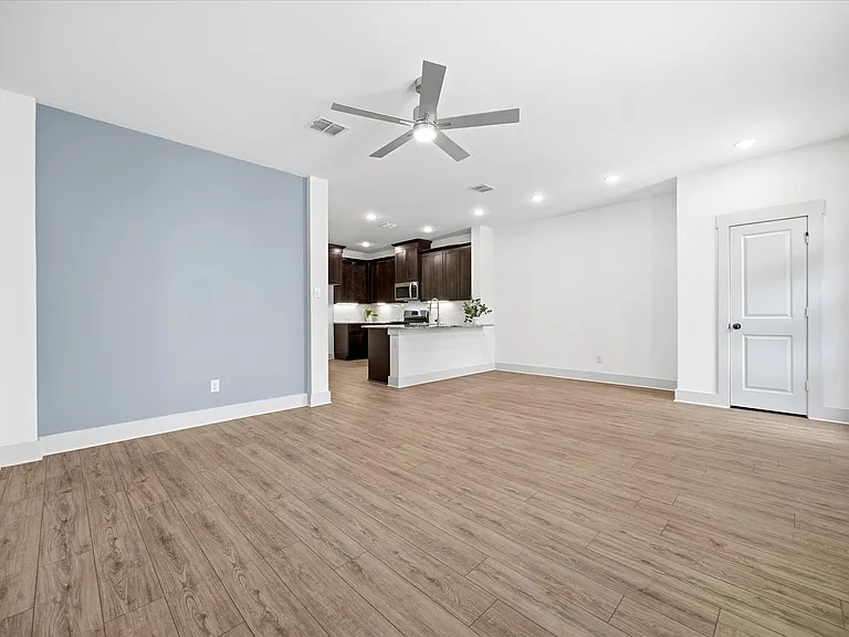 818 Trace Hawk Ln — Photo 2