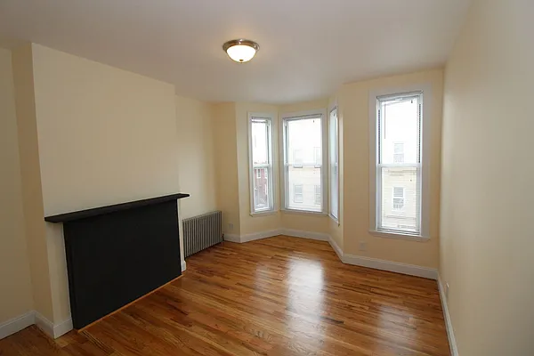 Rented by Proper Real Estate, LLC | media 10