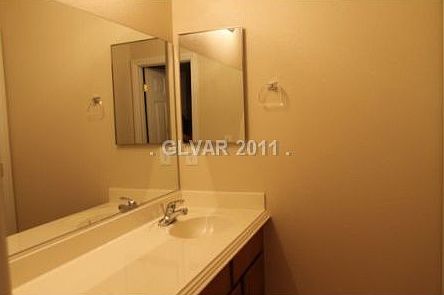 2nd image of 4821 Longshot Dr