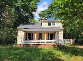 122 King St, Central, SC 29630