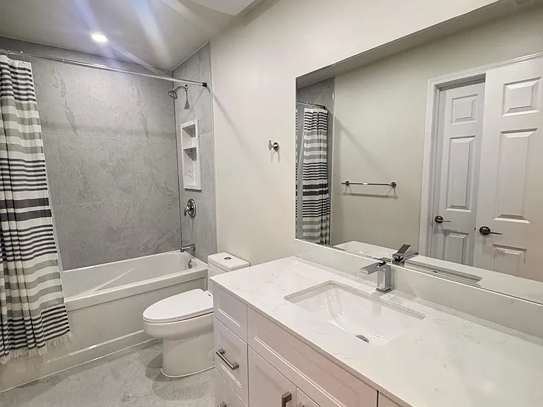 344 Edgehill Dr #UPPER — Photo 15