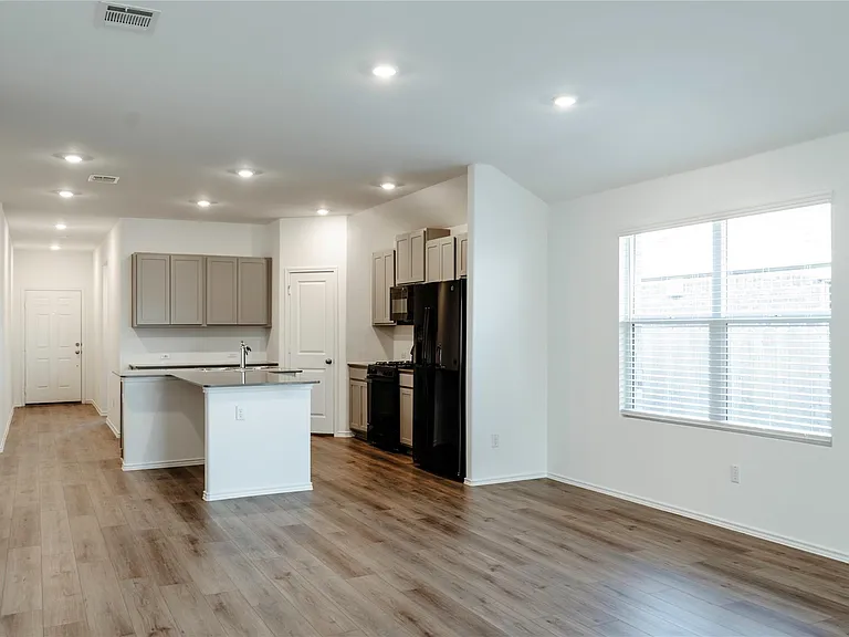 603 Waterway Ave — Photo 9