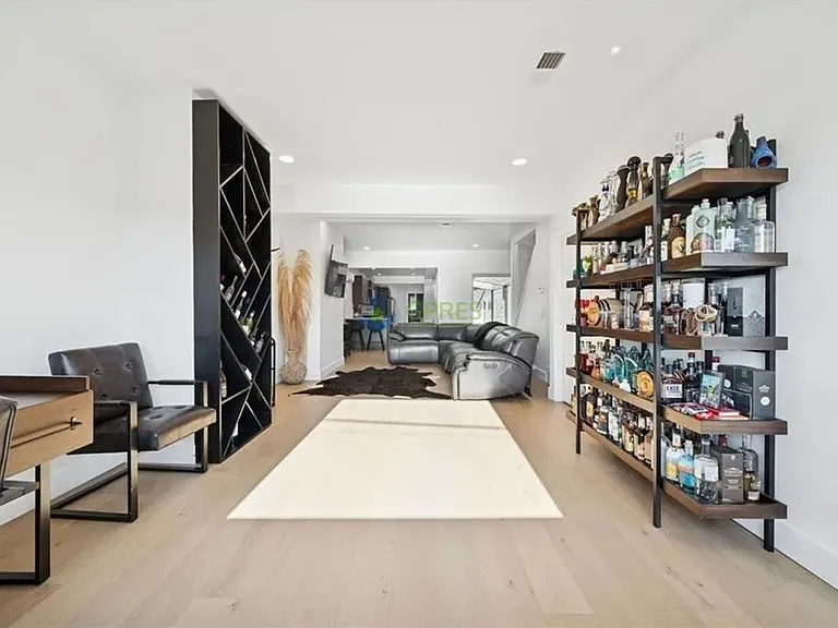 1308 Goettman St — Photo 5